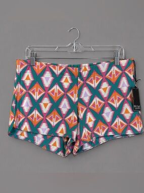 Michael Lauren print shorts. 5/25